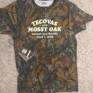 Tecovas and Mossy Oak camo shirt NWT